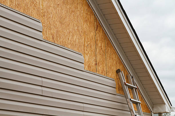Professional Siding Inspection technician working in Aleppo, PA